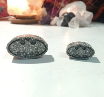 Orgonite Logo BATMAN 2 misure 17 e 34 gr.