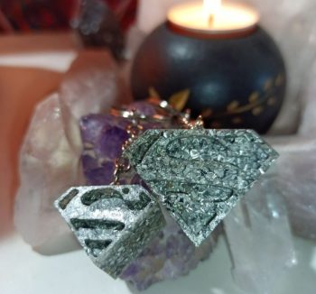Portachiavi Orgonite Superman 2 misure 8 e 15 gr.