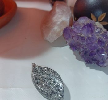 Punta a foglia allungata in orgonite 10 gr.