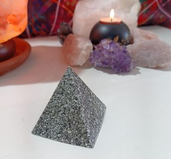 Piramide Media Orgonite 4 facce 85 gr.