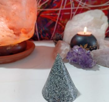 Piramide Orgonite Cono 75 gr.