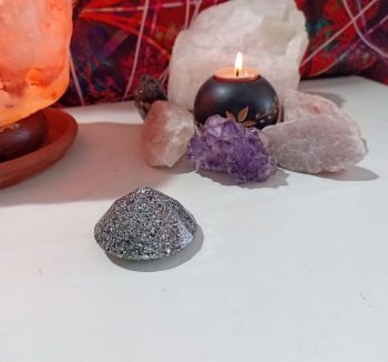 Orgonite Piramide diamante medio 60 gr.