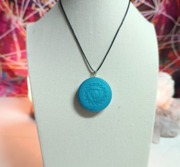 Orgo Chakra della gola forma semicircolare pendente o portachiavi 15 gr.