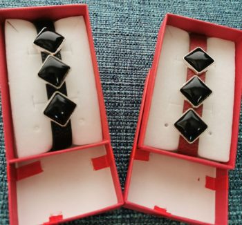 Bracciale in Shungite a rombi rossi o neri.