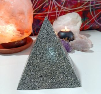 Piramide di orgonite Maxi Large 4 lati 1300 gr.