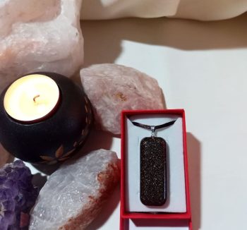 Grande ciondolo rettangolare in orgonite CHIP DI FERRO PICCOLO 18 gr.